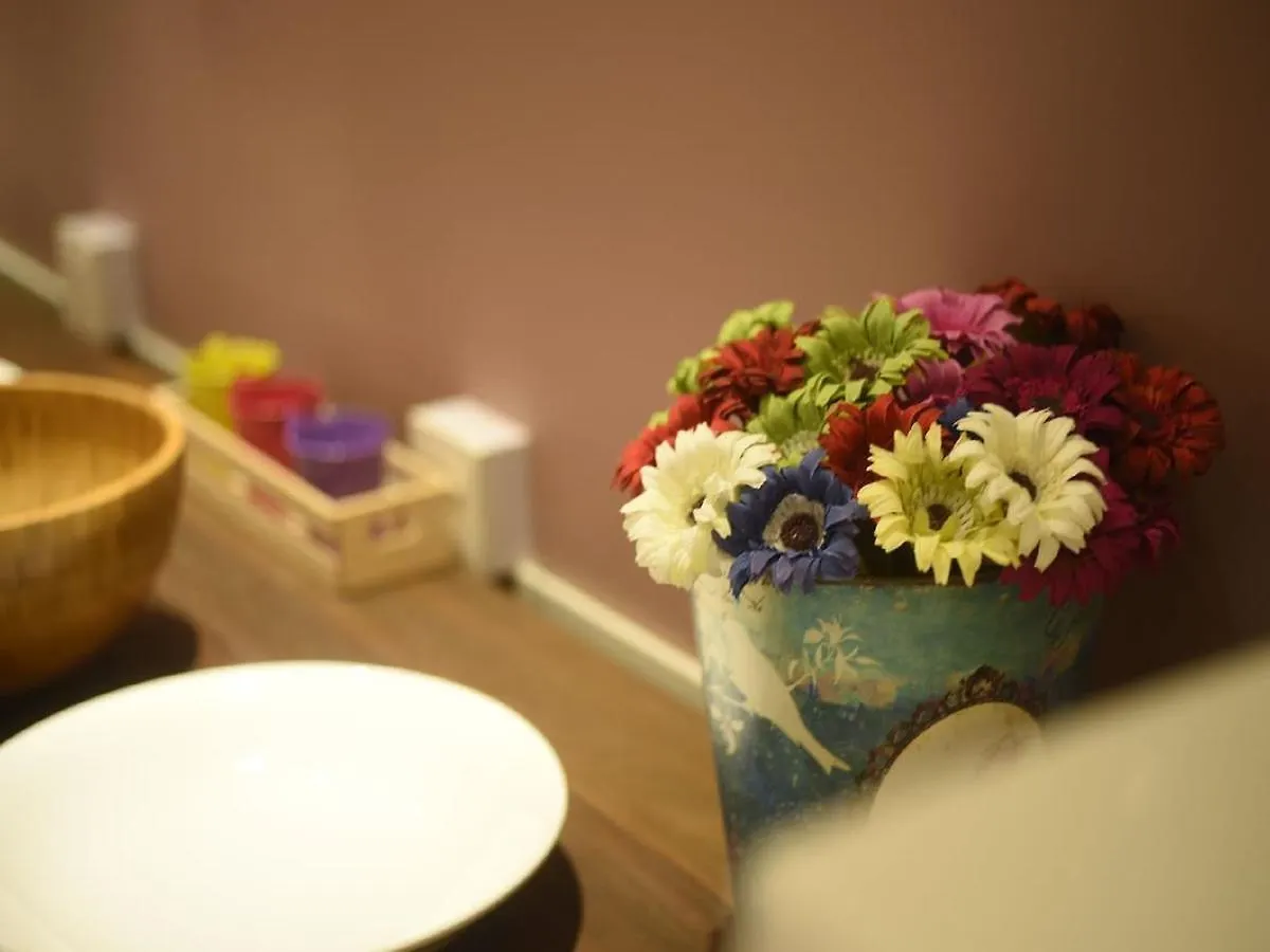 The Varsity House Inn & Serviced Apartments Yangon 0*,  Myanmar