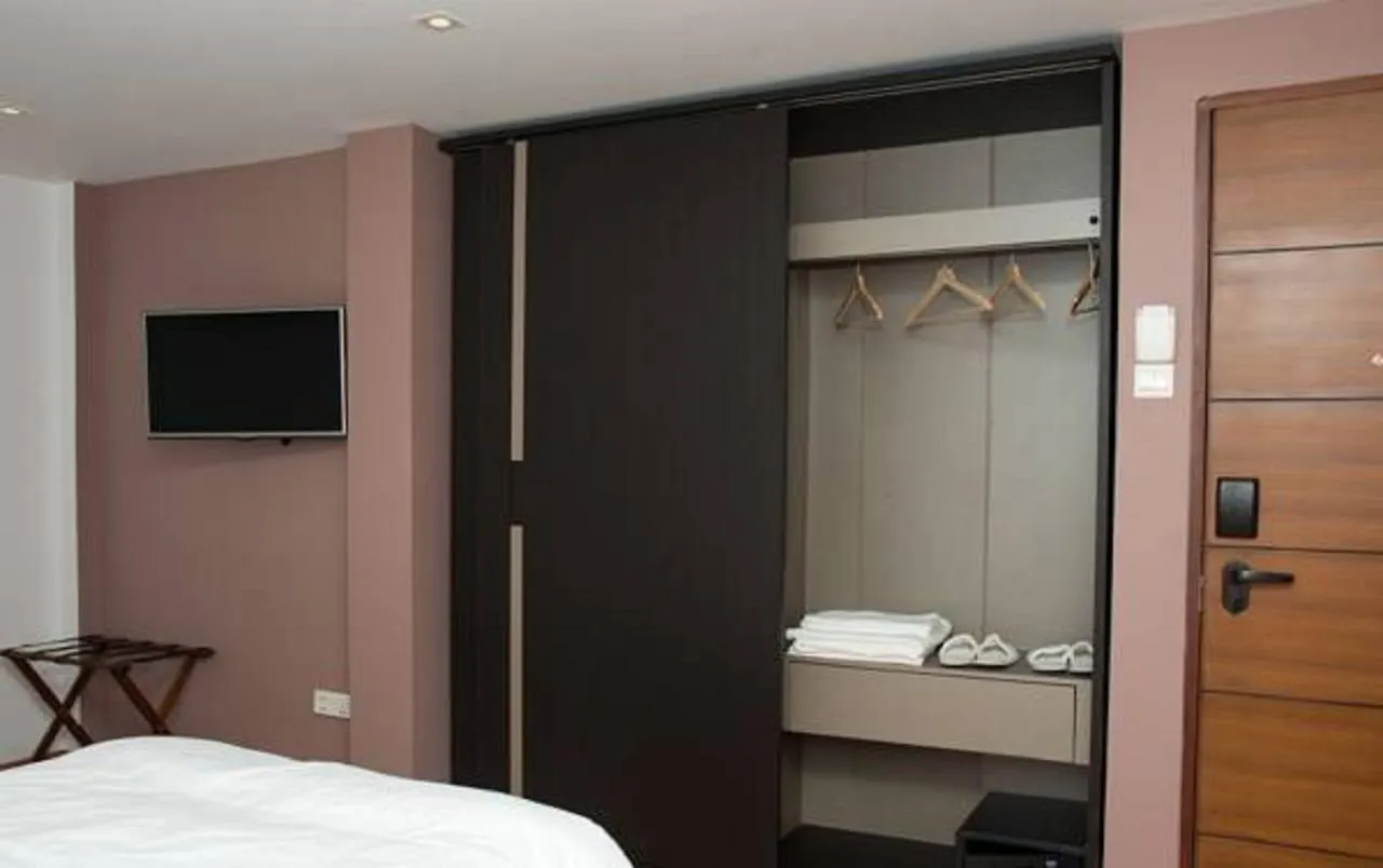 The Varsity House Inn & Serviced Apartments Yangon Hotel