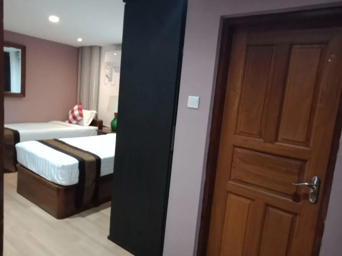 Hotel The Varsity House Inn & Serviced Apartments Yangon